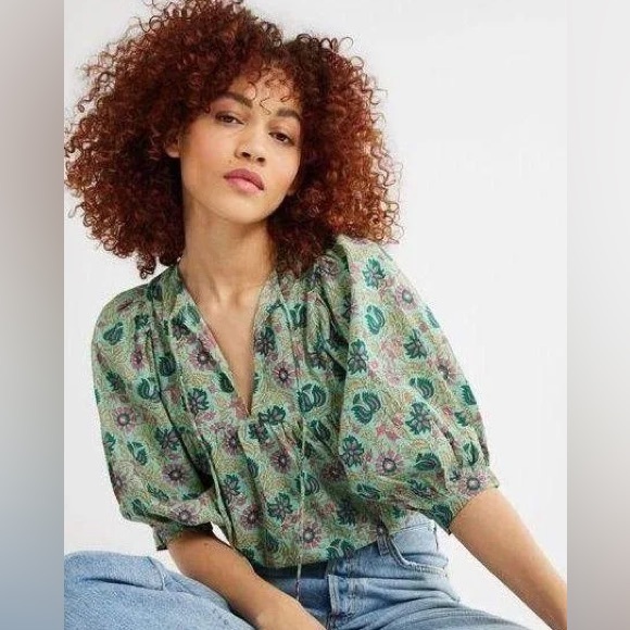 MILLE Thalia Top in Caribbean Floral. Size XS
#38 - Picture 7 of 10